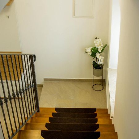 Holiday Home Zora Вишнян Екстер'єр фото