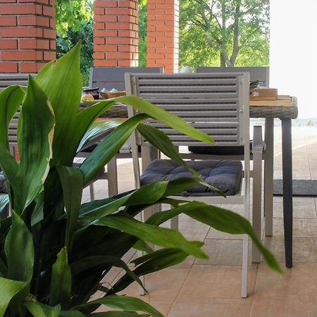Holiday Home Zora Вишнян Екстер'єр фото