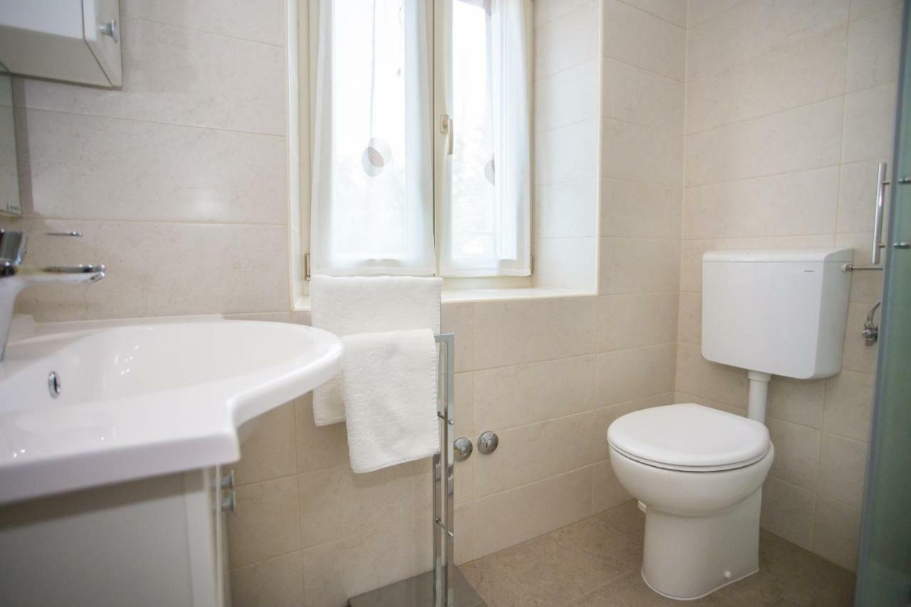 Holiday Home Zora Вишнян Екстер'єр фото