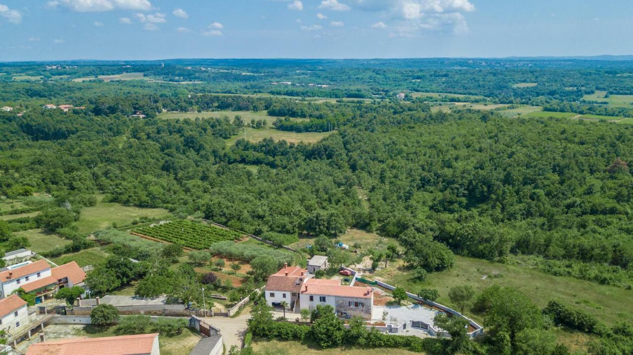 Holiday Home Zora Вишнян Екстер'єр фото