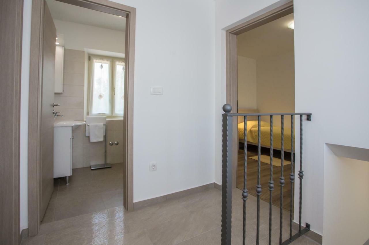 Holiday Home Zora Вишнян Екстер'єр фото