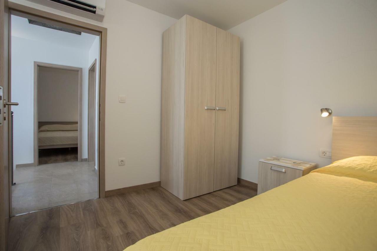 Holiday Home Zora Вишнян Екстер'єр фото