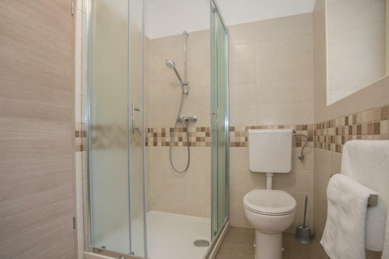 Holiday Home Zora Вишнян Екстер'єр фото