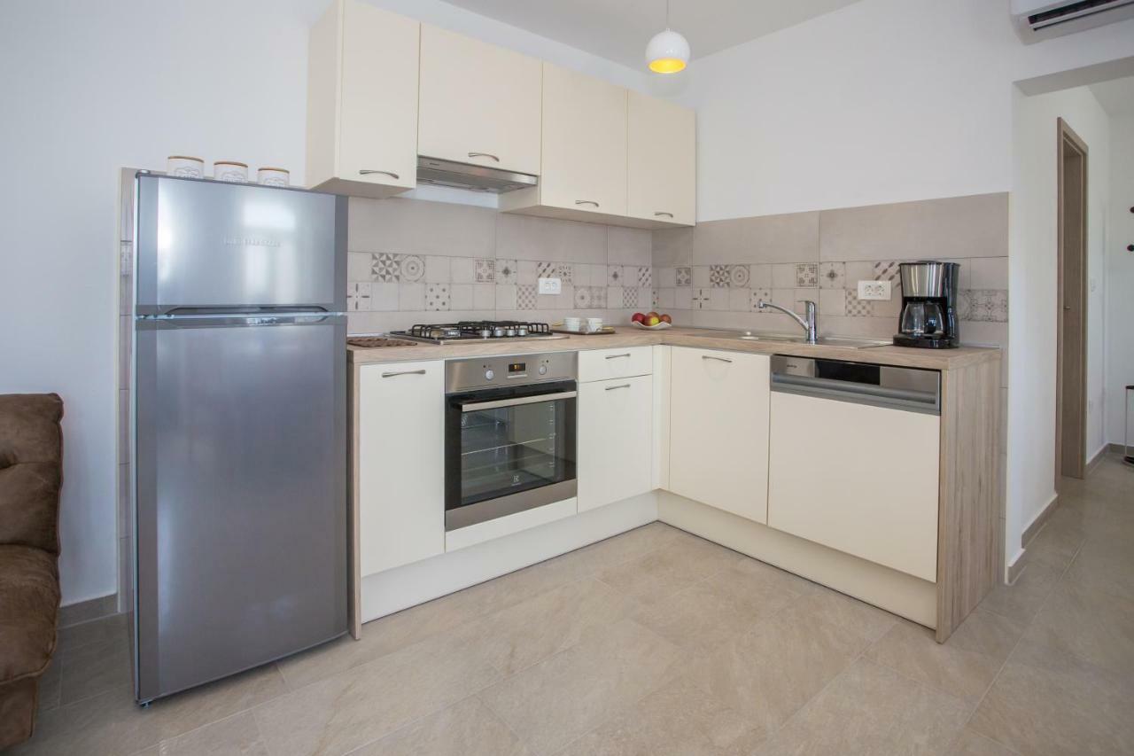 Holiday Home Zora Вишнян Екстер'єр фото